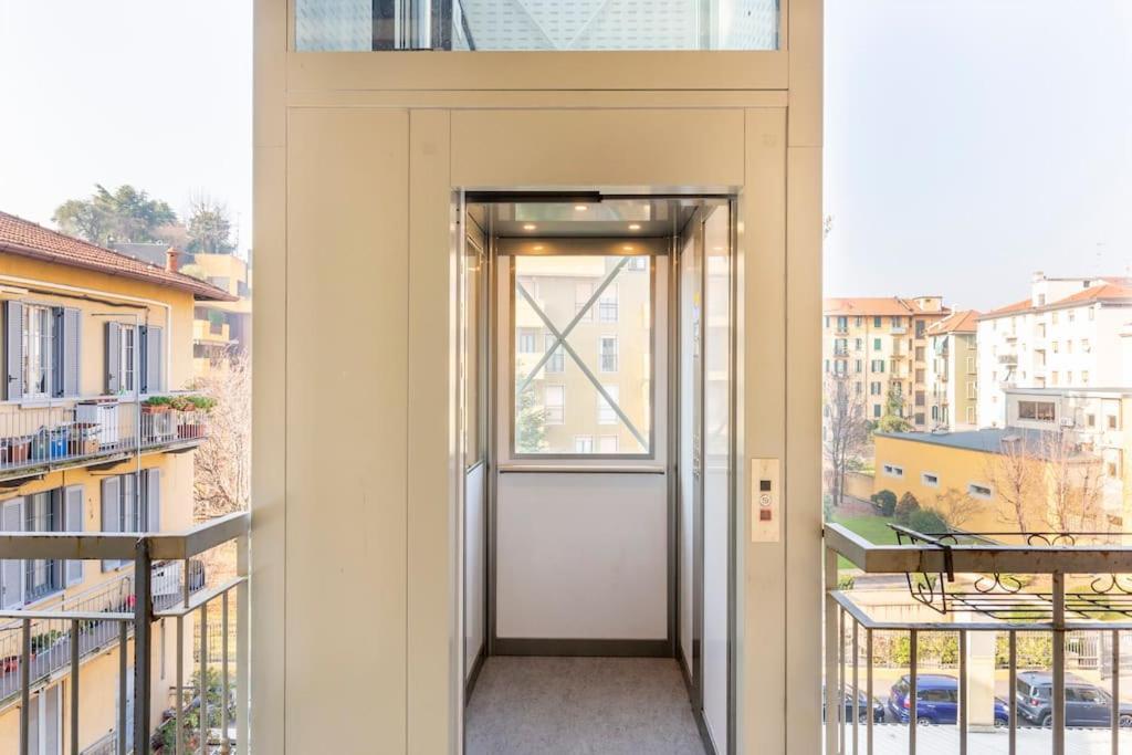Modern In Next To Metro M5 - Sarca 73 Apartment *