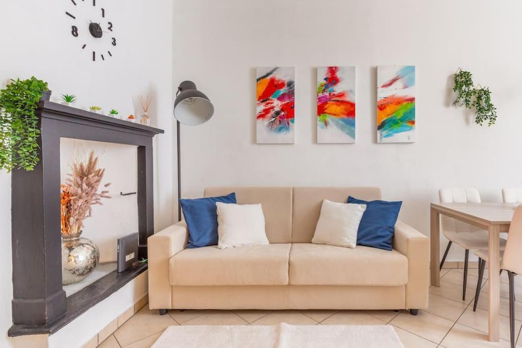 Modern In Next To Metro M5 - Sarca 73 Mailand
